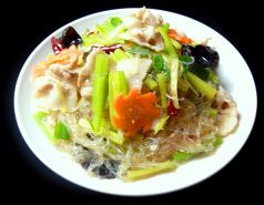 料理メニュー写真 台湾セロリと春雨の炒め
