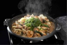 料理メニュー写真&nbsp;薩摩ハーブ悠然鶏の陶板焼き