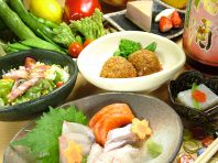 コースの料理は個人盛り