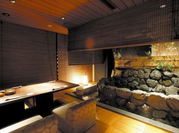個室 和食 紅炉庵 こうろあん なんばの雰囲気1