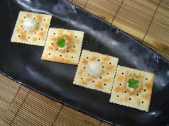 料理メニュー写真&nbsp;オリエンタルハーブとクリームチーズのおつまみ 