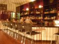 お香、ランプ、会話…