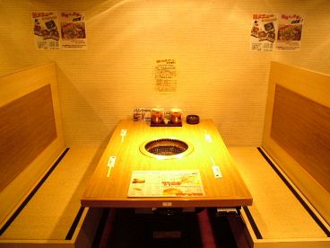 焼肉六甲 三宮生田新道店の雰囲気1