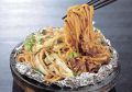 料理メニュー写真&nbsp;牛すじチーズのぼっかけ焼きそば