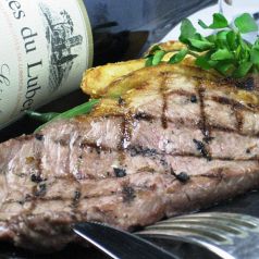 料理メニュー写真 特撰サーロインステーキ