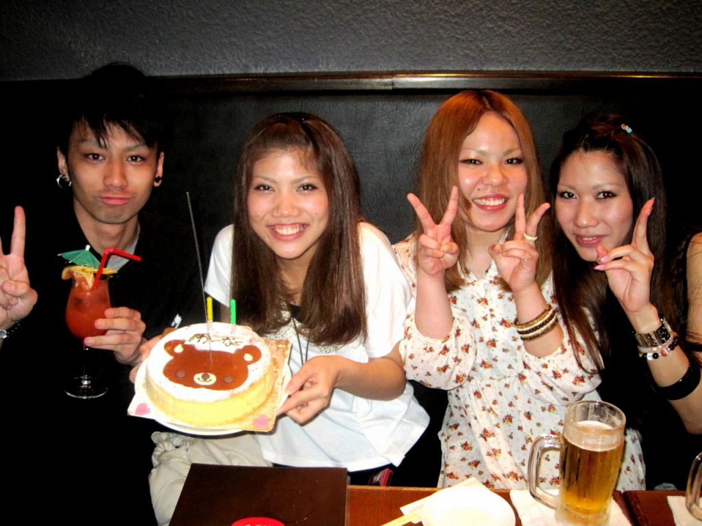 誕生日会などサプライズならおまかせ♪４名様以上で、クーポンでケーキプレゼント！！