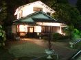 ライトアップされた夜の南部亭