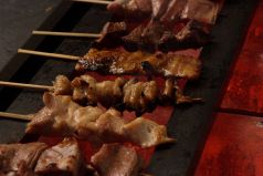料理メニュー写真&nbsp;《もつ串》　タン・カシラ・皮・鶏もも・砂肝