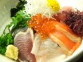 ランチ実施中！コチラは人気の海鮮丼1000円