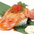 料理メニュー写真&nbsp;サーモン炙りとイクラの親子寿司