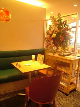 ブリヤン カフェ 小田急百貨店 新宿店の雰囲気1