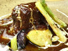 料理メニュー写真&nbsp;牛ホホ肉の赤ワイン煮