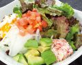 料理メニュー写真&nbsp;カニとアボカドのピザ