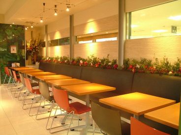 テラス カフェ 小田急百貨店 新宿店の雰囲気1