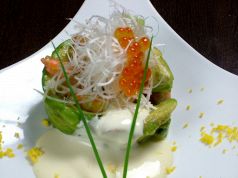 料理メニュー写真&nbsp;エビとアボガドのタルタル仕立て