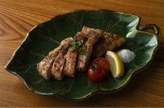 料理メニュー写真&nbsp;もち豚の岩塩焼き