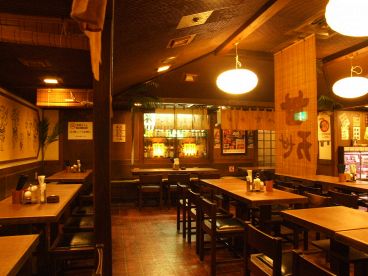 万世パーコーメン 日比谷シティ店の雰囲気1