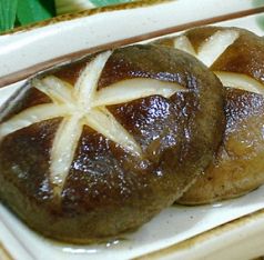 料理メニュー写真 ●【特大「大統領」しいたけ焼き】(2個)