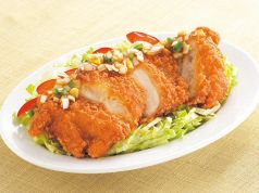 料理メニュー写真&nbsp;地鶏のから揚げ／ひき肉とチーズのチヂミ