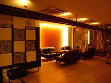 クアトロ クローバーカフェ DINING QUATTRO CLOVERの雰囲気1