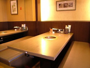 安楽亭 赤羽東口店の雰囲気1
