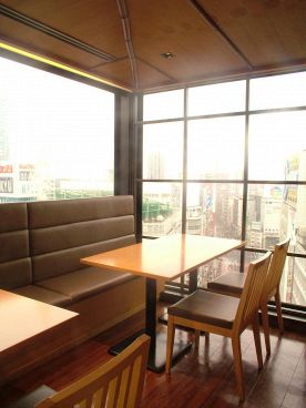 とんかつ和幸 小田急百貨店 新宿店の雰囲気1