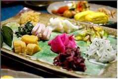 料理メニュー写真 トマトときゅうりのピリ辛/漬物盛り合わせ