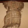 【蓑(みの)】ワラを編んで作られた雨具。