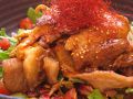 料理メニュー写真&nbsp;四ツ葉ポークと大きなしめじのピリ辛焼肉サラダ