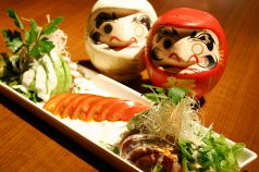 料理メニュー写真 アボガドとマグロのワサビクリーミーサラダ