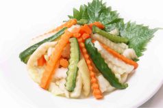 料理メニュー写真 ベトナム漬物/海老せん/フライドカシュナッツ