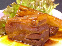 料理メニュー写真 らふてぃ~(豚の角煮)