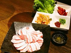 ゼッツバー Z's Bar 蓮根店 七輪炭火焼き ホルモン 焼肉のおすすめ料理1