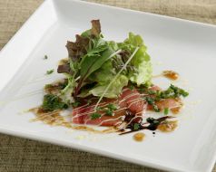 料理メニュー写真 マグロのカルパッチョ