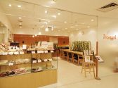 ピカソルカフェ 新宿小田急百貨店の雰囲気3