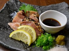 料理メニュー写真 霧島鶏のタタキ