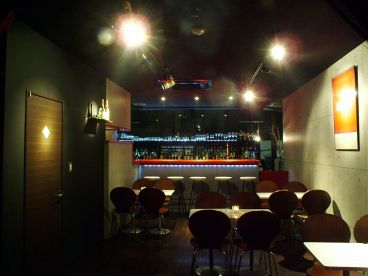 ユゴー IUGO ラウンジ Lounge カフェの雰囲気1