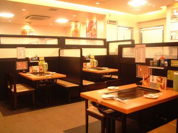 鶴橋風月 江坂店の雰囲気1