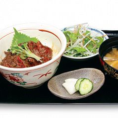 料理メニュー写真 黒毛和牛のビフテキ丼