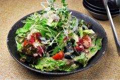料理メニュー写真 美人豆腐の胡麻ダレサラダ