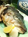 料理メニュー写真&nbsp;ぶりかま焼き！！・・・というか兜焼き！！目ん玉、頬肉等つまむところ盛り沢山！！