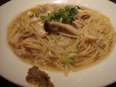 料理メニュー写真&nbsp;鶏ときのこの柚子こしょうパスタ　とろ～りスープで