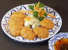 料理メニュー写真 レッドカレー風味のさつま揚げ
