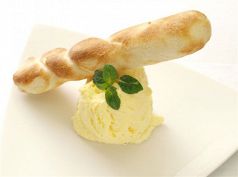 料理メニュー写真&nbsp;ショコラ大福/豆乳パン～バニラアイスをつけて～/濃厚ちーずケーキ