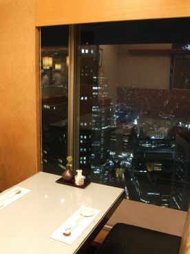 旭鮨総本店 新宿住友ビル50F店の雰囲気1