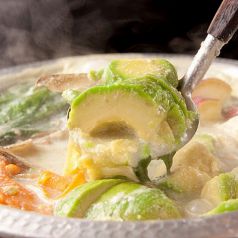 料理メニュー写真&nbsp;【ビタミン　ヘルシー　野菜鍋】アボカド鍋