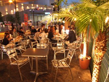 ウミヤ UMIYA ビーチ Beach カフェの雰囲気1