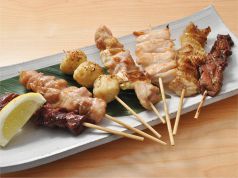 料理メニュー写真 串焼盛り合わせ《7本》