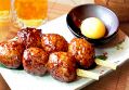 料理メニュー写真&nbsp;軟骨入り大きなつくね（月見付き） &nbsp;
