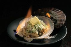料理メニュー写真 生ホタテのレア焼き バターしょうゆ